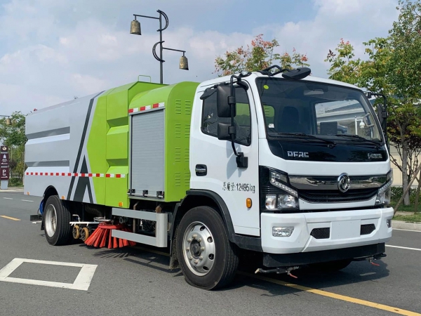 東風凱普特純電動洗掃車